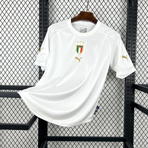 Italy 2004 Away